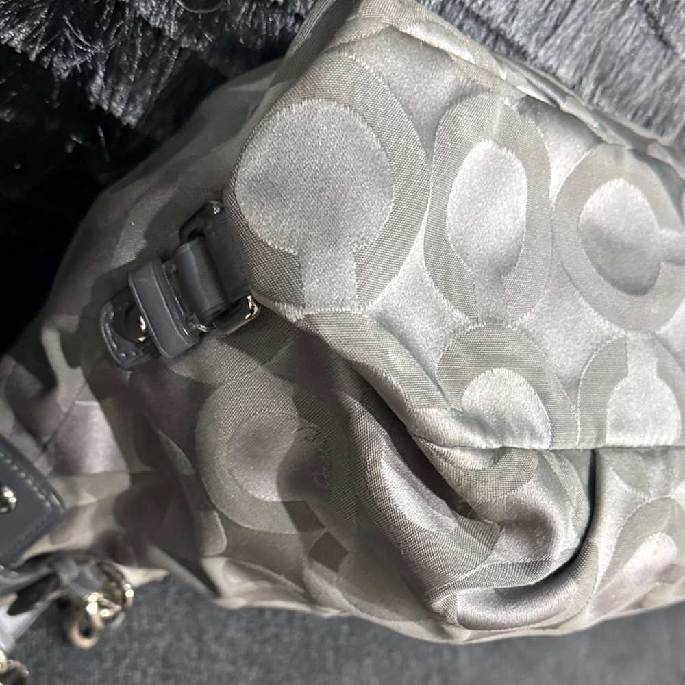 Coach Silver Gray Signature Chain-Trim Shoulder Bag - Picture 5 of 8
